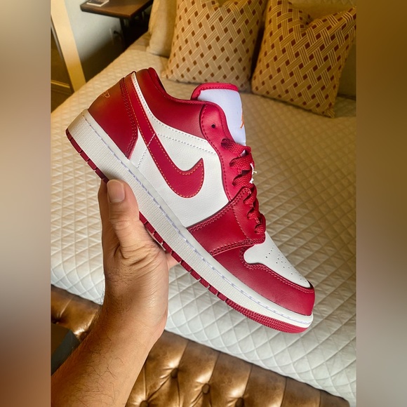 Air Jordan 1 Low - Picture 4 of 6